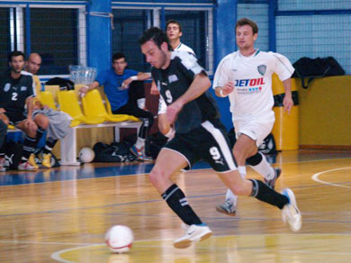 Counterattack by Haris Grapsas (Platon) (Photo courtesy: Costas Chryssafis)