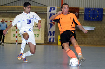 Edwin Grunholz leaves TLR Antwerpen 2000...