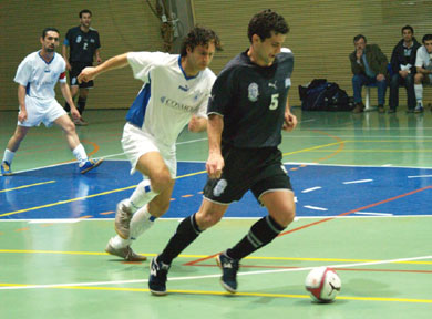 Yannis Mostrios leading the ball (Photo courtesy: Kostas Chrisafis - Mini Football News magazine & futsalhellas.gr)