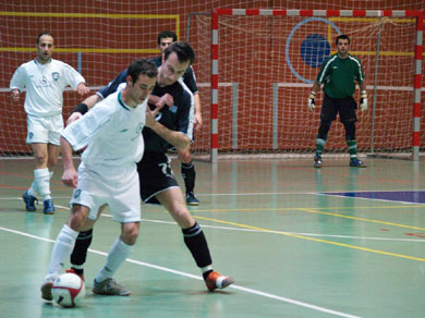 Triantis vs Kavvadias (Photo courtesy: Kostas Chrisafis - Mini Football News magazine & futsalhellas.gr)