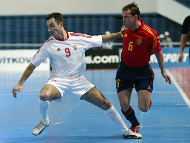 Szabo (Hungary) vs Marcelo (Spain) (Photo courtesy: Joe Pepler - UEFA.com)