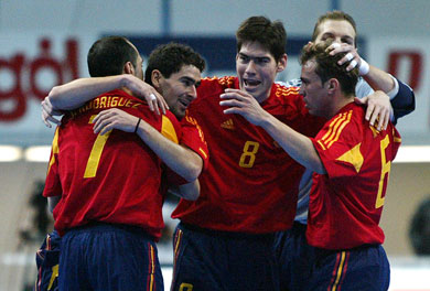 Javi Rodriguez, Daniel, Kike, Marcelo and Luis Amado celebrating a goal for Spain (Photo courtesy: Joe Pepler - UEFA.com)