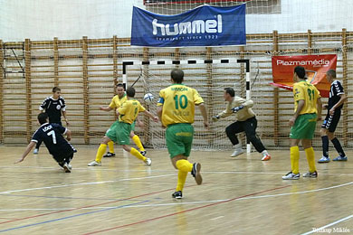 Goal by Tamas Lódi! (Photo courtesy: Miklos Biszkup - www.futsal.hu)