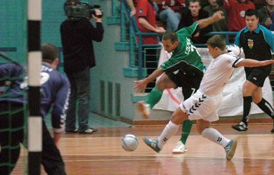 Gábor Csernai vs Szabolcs Tóth (Photo courtesy: www.futsal.hu)