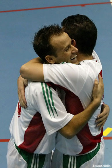 Hungarian party is leaded by Gyurcsanyi and Lodi (Photo courtesy: Miklos Biszkup - www.futsal.hu)