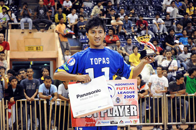 Topas Pamungkas (Electric PLN), best player of the Indonesian Futsal League 2009 (Photo courtesy: Abdul Rahim - Pro-GOL Magazine)