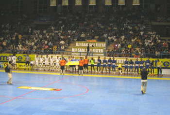 During the final: Biangbola vs Mastrans (Photo courtesy: Futsal Indonesia)