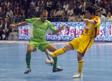 Komiyama vs Marquinho (Photo courtesy: Enrique Serrano - LNFS)