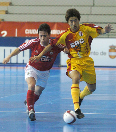 Costinha vs Inaba, part 2 (Photo courtesy: Enrique Serrano - LNFS)