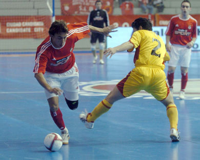 Pica Pau vs Komiyama (Photo courtesy: Enrique Serrano - LNFS)