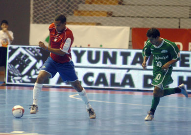 Vitinha followed by Xoxo (Photo courtesy: Enrique Serrano - LNFS)