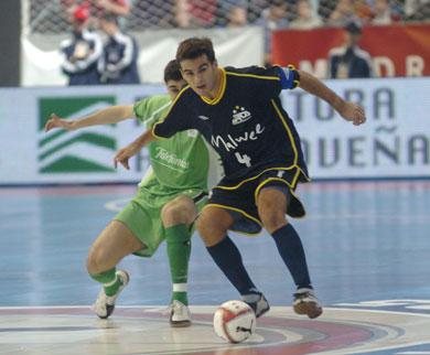 Chico vs Gabriel (Photo courtesy: Enrique Serrano - LNFS)