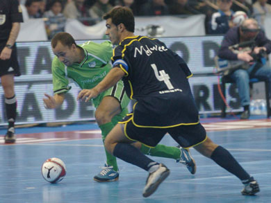 Marquinho vs Chico (Photo courtesy: Enrique Serrano - LNFS)