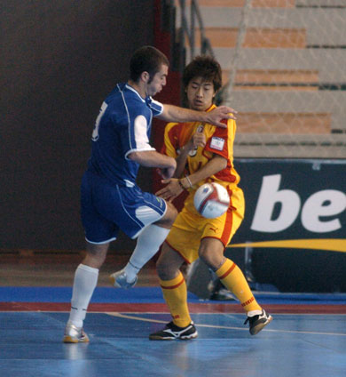 Danilo again vs Inaba (Photo courtesy: Enrique Serrano - LNFS)