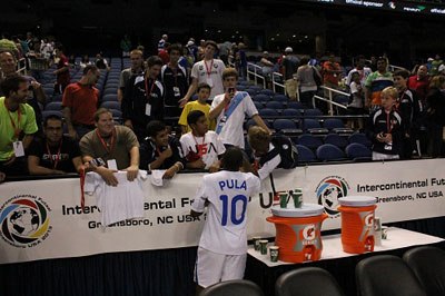 Pula signs autographs for a new wave of American fans (Photo courtesy: Kathleen George)