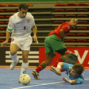 Mohammad Hashemzadeh will not score against Ivan and Joao Benedito(Photo courtesy: Leadtek Sports)