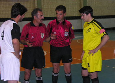 Before the match... (Photo courtesy: Shensa Saveh)