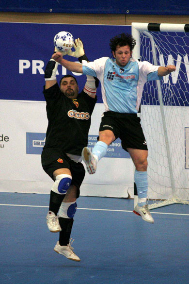 Ciccio Angelini vs Cão (Photo courtesy: Carlo Giuliani)