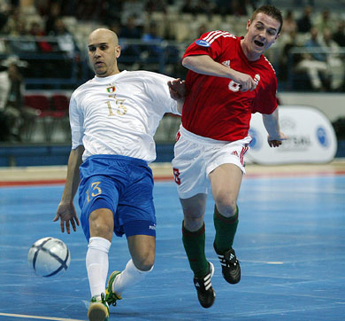 Seco (Italy) vs Baranyai (Hungary) (Photo courtesy: Joe Pepler - UEFA.com)