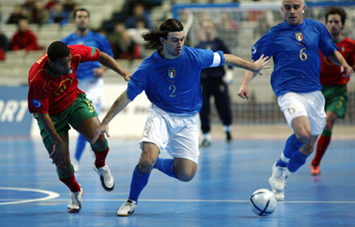 Nobody could stop Nando Grana today, Ivan neither (Photo courtesy: Joe Pepler - UEFA.com)