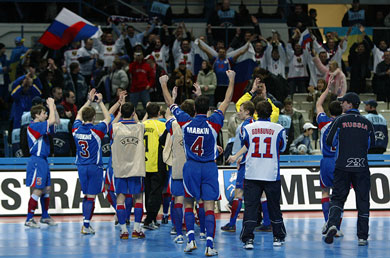 Russian players paying tribute to their supporters (Photo courtesy: Joe Pepler - UEFA.com)