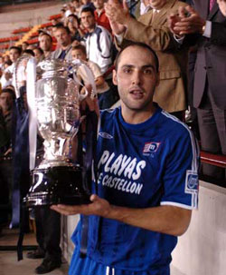 Javi Rodriguez celebrating the Spanish Supercup won on monday with Playas de Castellon (Photo courtesy: Enrique Serrano - LNFS)