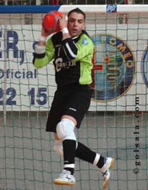 Jes�s, winner of the UMBRO Futsal Awards 2007 - Best Young (Under 21) Player of the World 2007 category! (Photo courtesy: Enrique Serrano - Golsala)