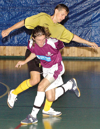 Slovak National team player Dusan Kasicky (CC Jistebnik) in action during the match vs Nejzbach Vysoke Myto (Photo courtesy: Stanislav Musilek - www.czechfutsal.cz)