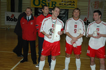 Krzysztof Kuchciak awarded by Polish federation (Photo courtesy: Clearex Chorzow)