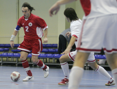 Aleksandrs Glazovs, Latvian captain, in action (Photo courtesy: Latvian Futsal Committee)