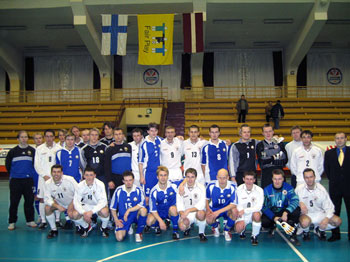 Latvia and Finland together at the end of the match (Photo http://www.latfutsal.lv)