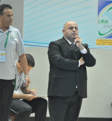 Concentration is the key: Pablo Prieto and his staff at work! (Photo courtesy: Mohammed Zayed)