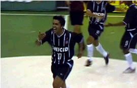 Leandrinho scored the first goal for Corinthians