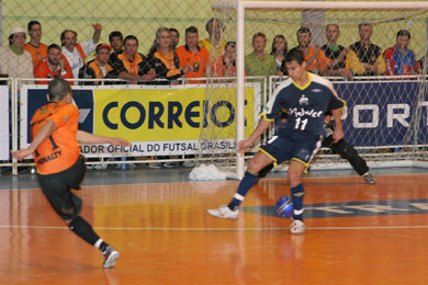 N� 11 duel: Pica-Pau vs Jonas (Photo courtesy: Renato Zaro)