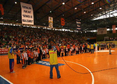 Centro Municipal de Eventos... lotado! (Photo courtesy: Renato Zaro)