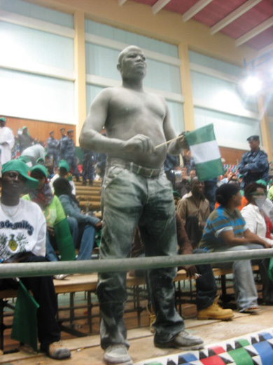 The biggest ever Nigerian fan, part 1... (Photo courtesy: Kooora Forum)