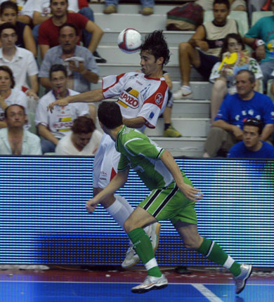 Balo vs Neto (Photo courtesy: LNFS)