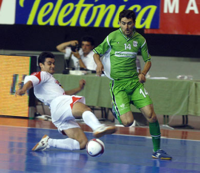 Cobeta trying to stop Daniel (Photo courtesy: LNFS)