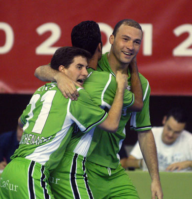 Luis, Andreu (probably!) and Schumacher celebrating a goal for Boomerang (Photo courtesy: LNFS)