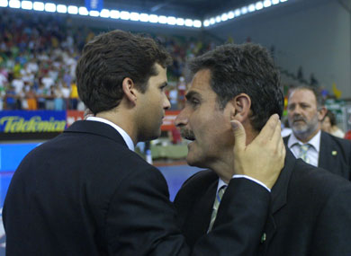 Fair Play: Duda and Jesus Candelas at the end of the match (Photo courtesy: LNFS)