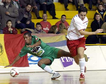 Luiz Negao (Mra Gvtarra) vs Jos� Ruiz (Mir� Martorell) (Photo courtesy: LNFS)