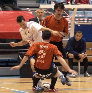 Diego Giustozzi (Lobelle de Santiago) between Mimi and Werner (Boadilla Las Rozas) (Photo courtesy: LNFS)