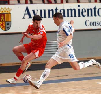 Joel (El Pozo Murcia) vs Nuno (Fiat Carnicer) (Photo courtesy: LNFS)