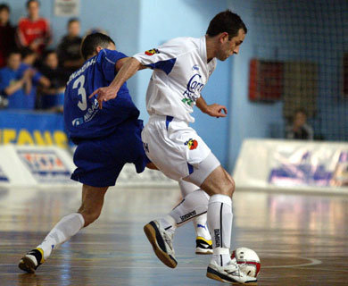 Fernandinho (Azkar Lugo) vs Leitao (Fiat Carnicer) (Photo courtesy: LNFS)