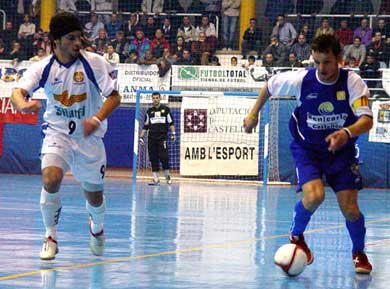 Chelete (Benicarl�) vs Tiago (Marfil) (Photo courtesy: LNFS)