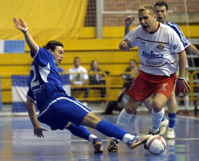 Nando Grana (Playas) vs Dani Salgado (Mir�) (Photo courtesy: LNFS)