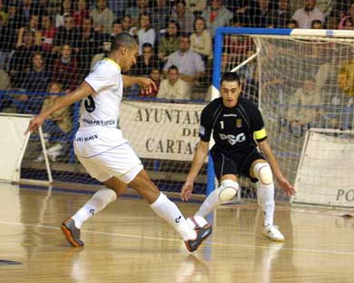 Will Manoel Tobias beat Paco Sedano? (Photo courtesy: LNFS)