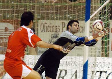 Juanlu defending the Segovian side (Photo courtesy: LNFS)