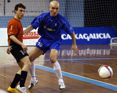 Robert (Boadilla) vs Riquer (Azkar Lugo) (Photo courtesy: LNFS)