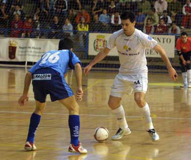 Oliver is waiting for Simi... (Photo courtesy: LNFS)